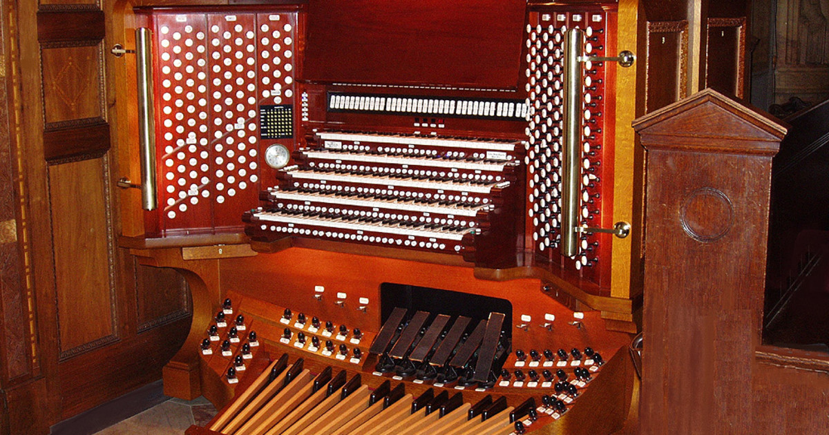Самый древний орган. Орган инструмент. Орган музыкальный инструмент Бетховен. Organ музыкальный инструмент. Старинный орган.