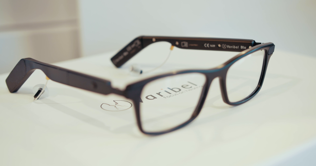 Blu world s most versatile hearing glasses indiegogo