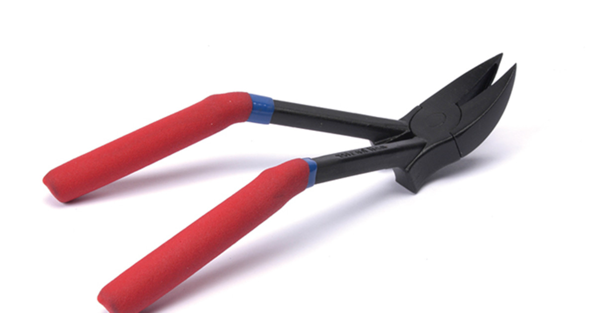 The Nail Hunter, Nail and Staple Pulling Pliers. Indiegogo