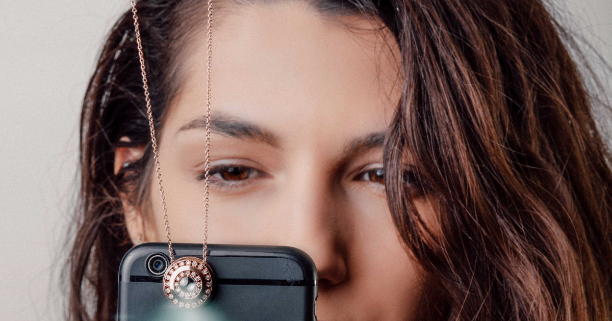 The Modern Locket with Projectable Photos Indiegogo