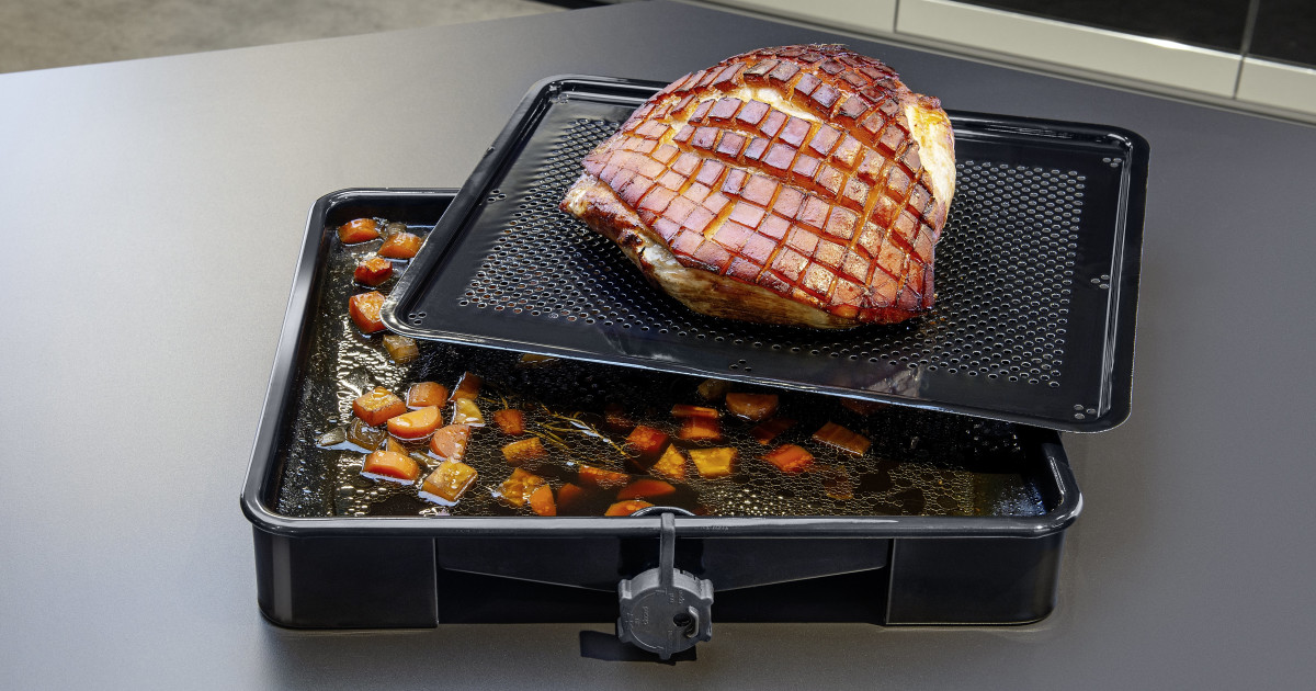 SRT Special Roasting Tray Cooking a turkey Indiegogo