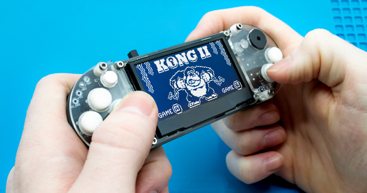 Re xl release codes. Игровая консоль на ардуино. Dingoo a330 Kit Gamer