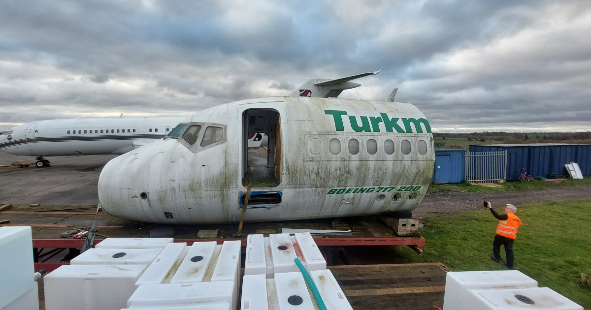 Help restore Lizzy - Boeing 717-200 cockpit.