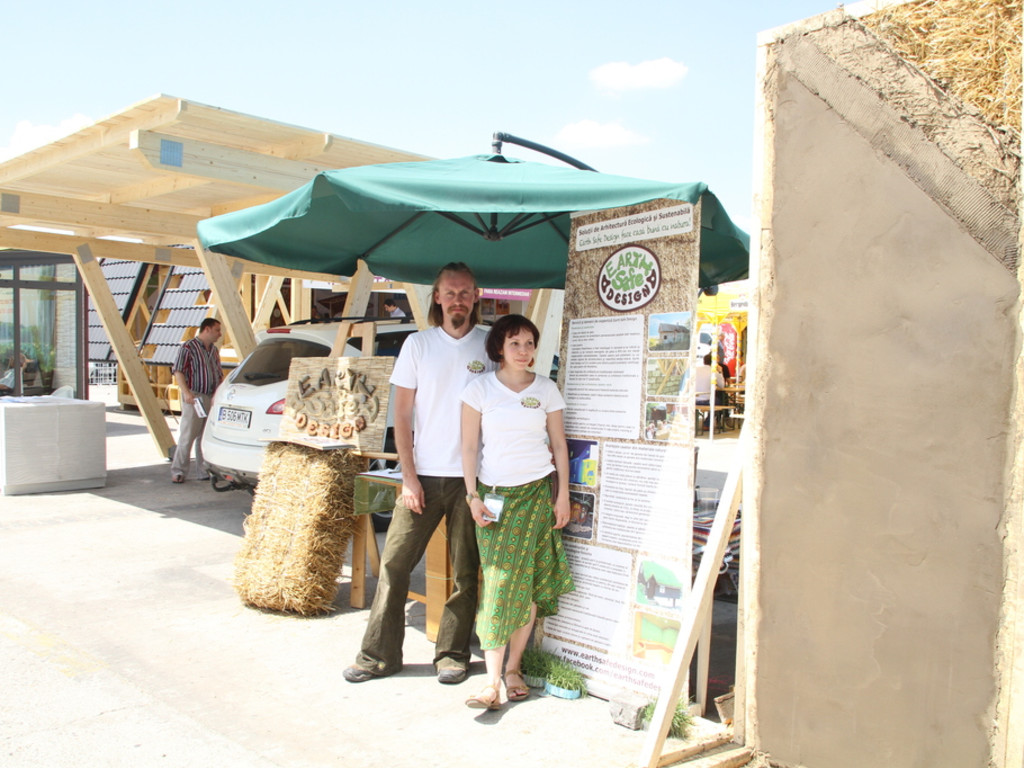 Help us spread the word about straw bale building in Romania Indiegogo