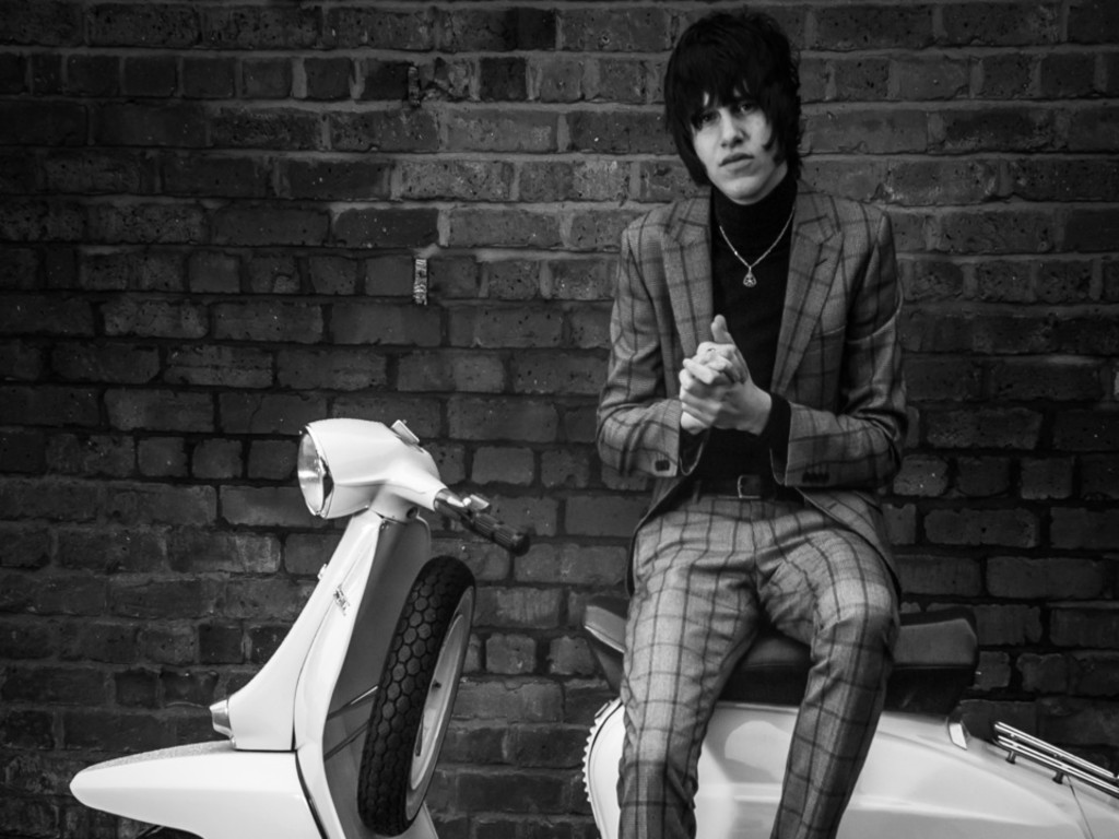 sixties-mod-themed-photo-exhibition-indiegogo