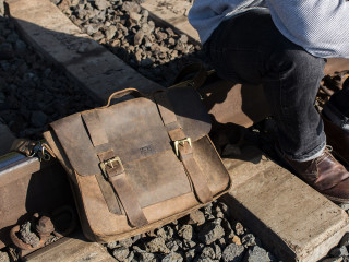 Folk Full Grain Buffalo Leather Messenger Bags Ingogo Prototype Stage
