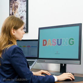 Paperlike Color: World First Color E-ink Monitor