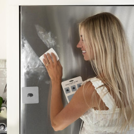 Jiffys: cleaning pads that stick anywhere