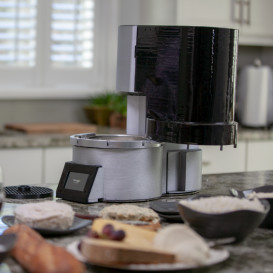 Fromaggio: A smart, automatic home cheesemaker