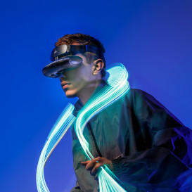 GOOVIS LITE: Crystal Clear Personal 3D Cinema