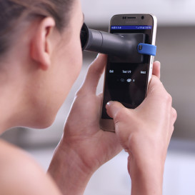 EyeQue Personal Vision Tracker smartphone eye test