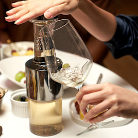 ZOENOX: Vacuum Seal Wine For Long-Lasting Flavour!
