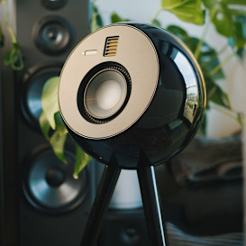 OEPLAY: Powerful Hi-Fi Speaker with Iconic Design