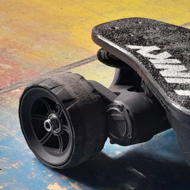 Linky 2.0: The First Foldable Electric Longboard