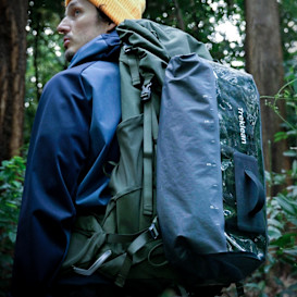 Treklean: Solar-Warmed, Polygiene Compact Wash Bag