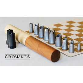 Crownes Chess: Compact, portable nesting chess set