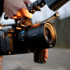 SIRUI 40mm T1.8 1.33X S35 AF Anamorphic Lens