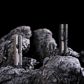 Lumivoyager L1: Small and versatile EDC flashlight