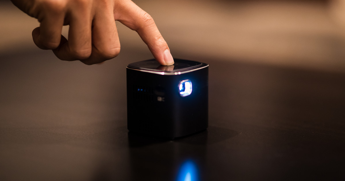 World's Smallest Smart Projector Is Here🔥🔥🔥 