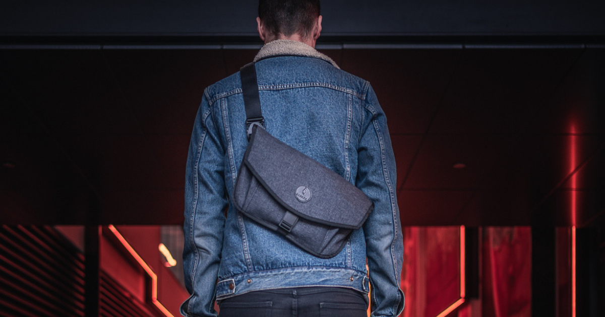 Alpha Sling The World s Lightest Bag for Tablets Indiegogo