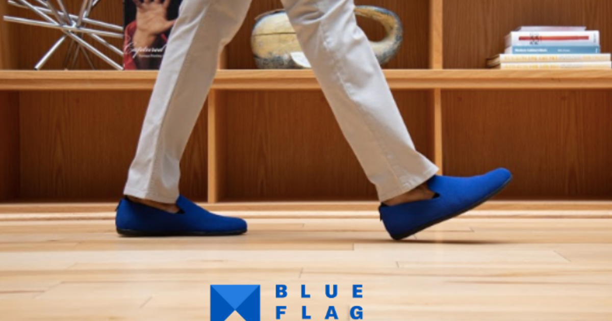 Blue best sale flag slippers