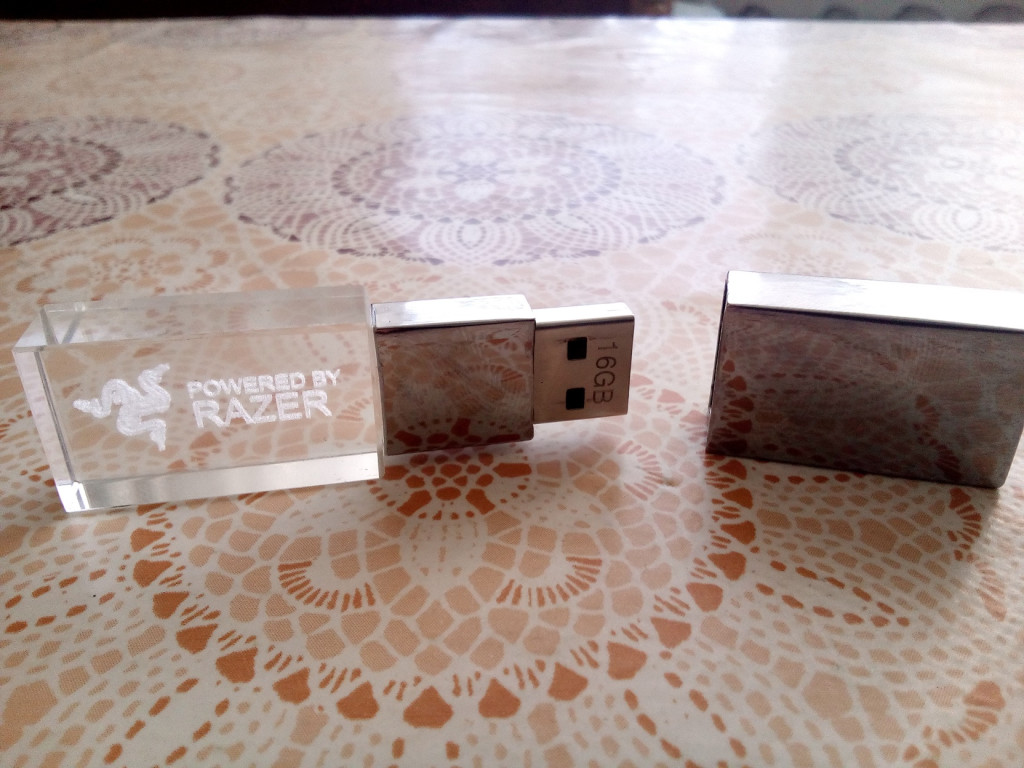 RAZER STYLE BLUE CRYSTAL USB FLASH | Indiegogo