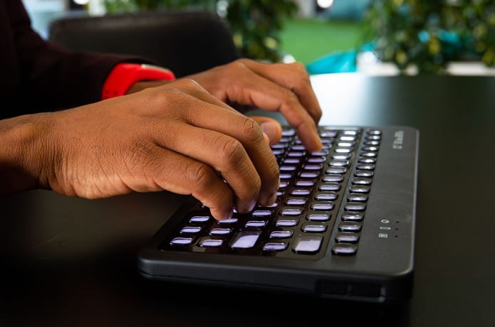 E Inkでキートップを自由にカスタムできるキーボード「Nemeio
