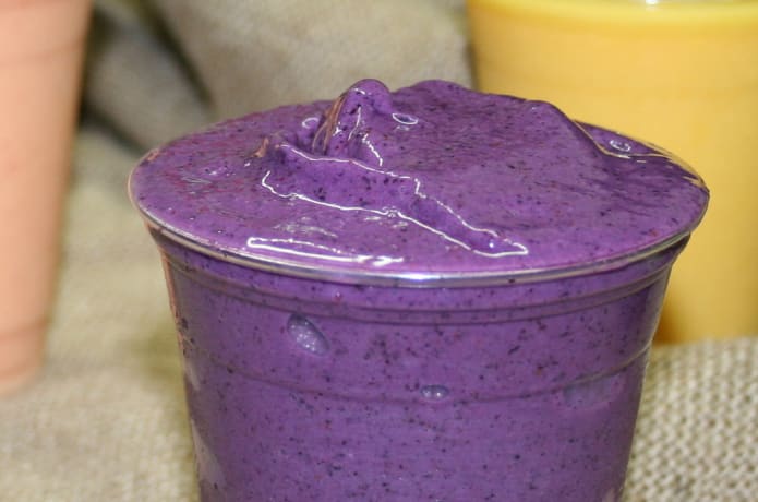 Frozen Blueberries, Milk, Vanilla Yogurt, Cinnamon, Blueberry Syrup and nothing else!
