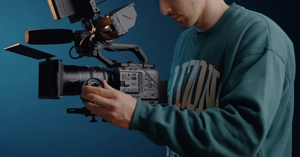 SIRUI 75mm T2.9 1.6x Full-Frame Anamorphic Lens