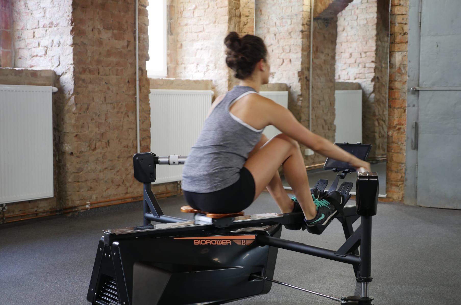 Realistic rowing machine discount