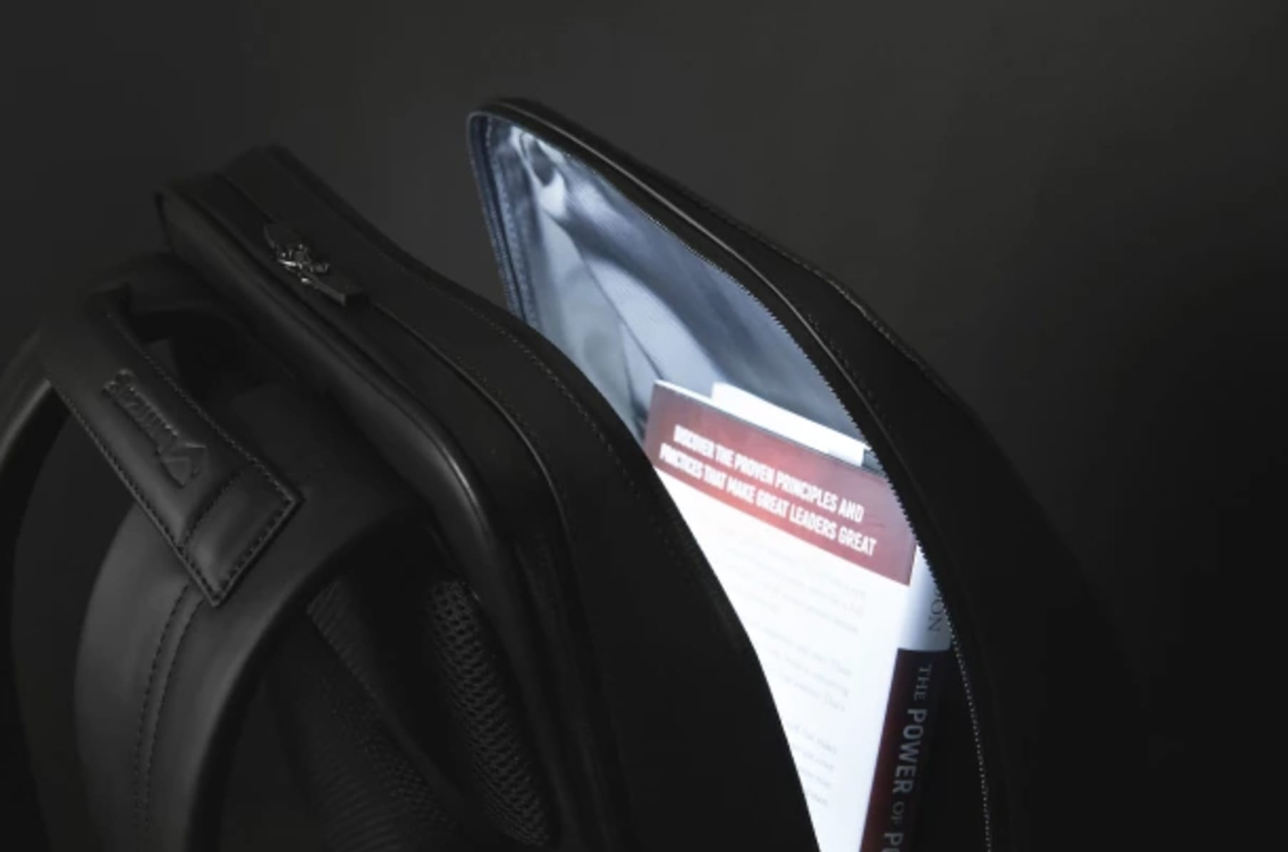 Lumzag The Smart Bag Packed With 7 Cool Features Indiegogo Lumzag smart bags are the most innovative and smart carry system to date, designed with high end presented in the trinity of the backpack, messenger and crossbody, lumzag smart bags are the. smart bag packed with 7 cool features