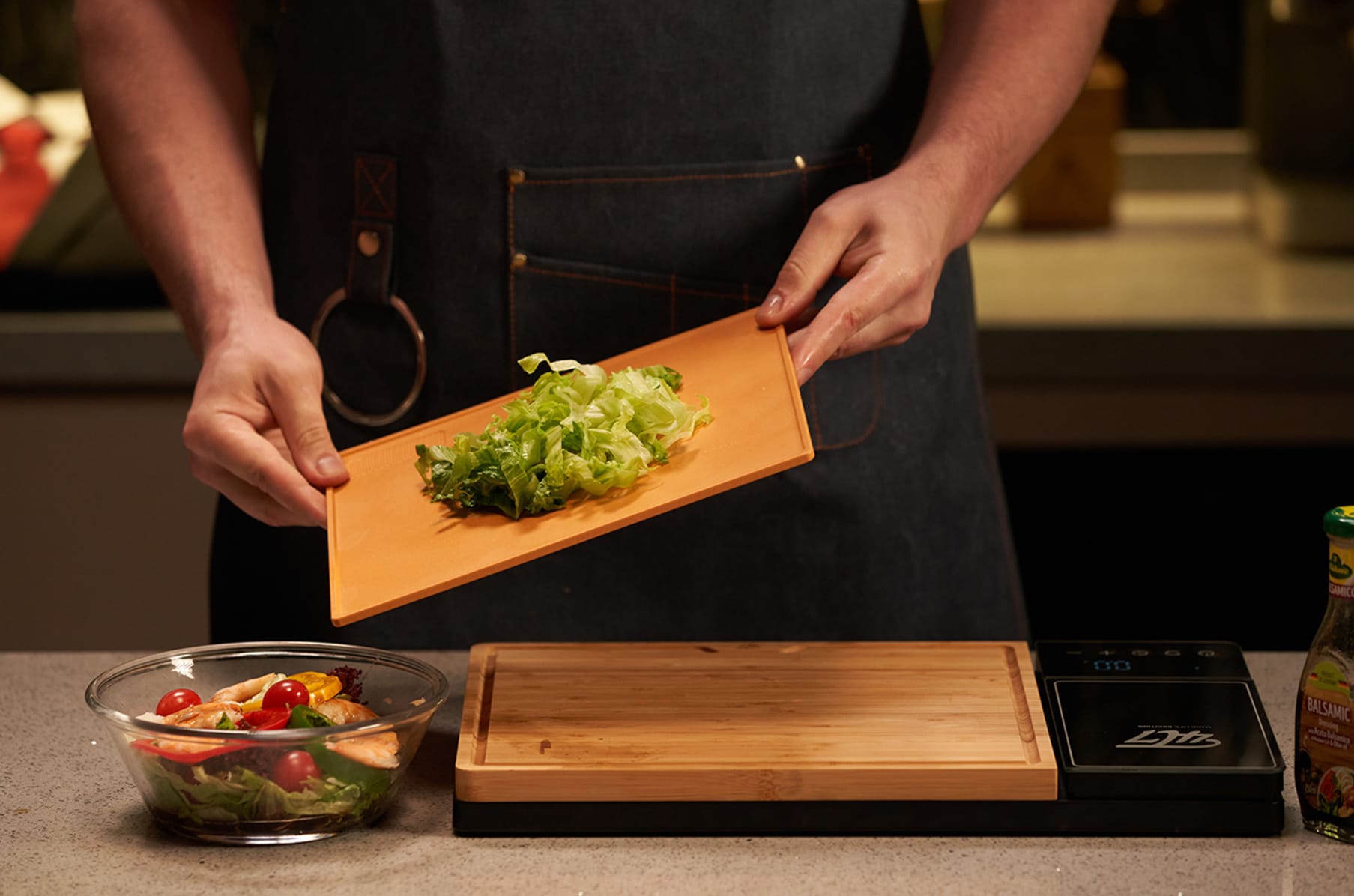 Meet the Aurora Nutrio, a Smart Cutting Board With Built-In Food Sensor