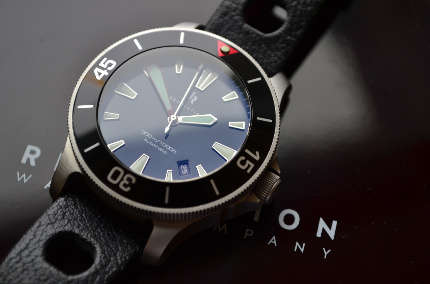 Revolution diver watch outlet