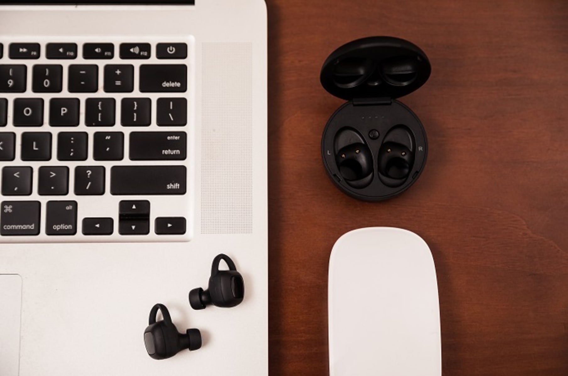 Aria waterproof earbuds discount