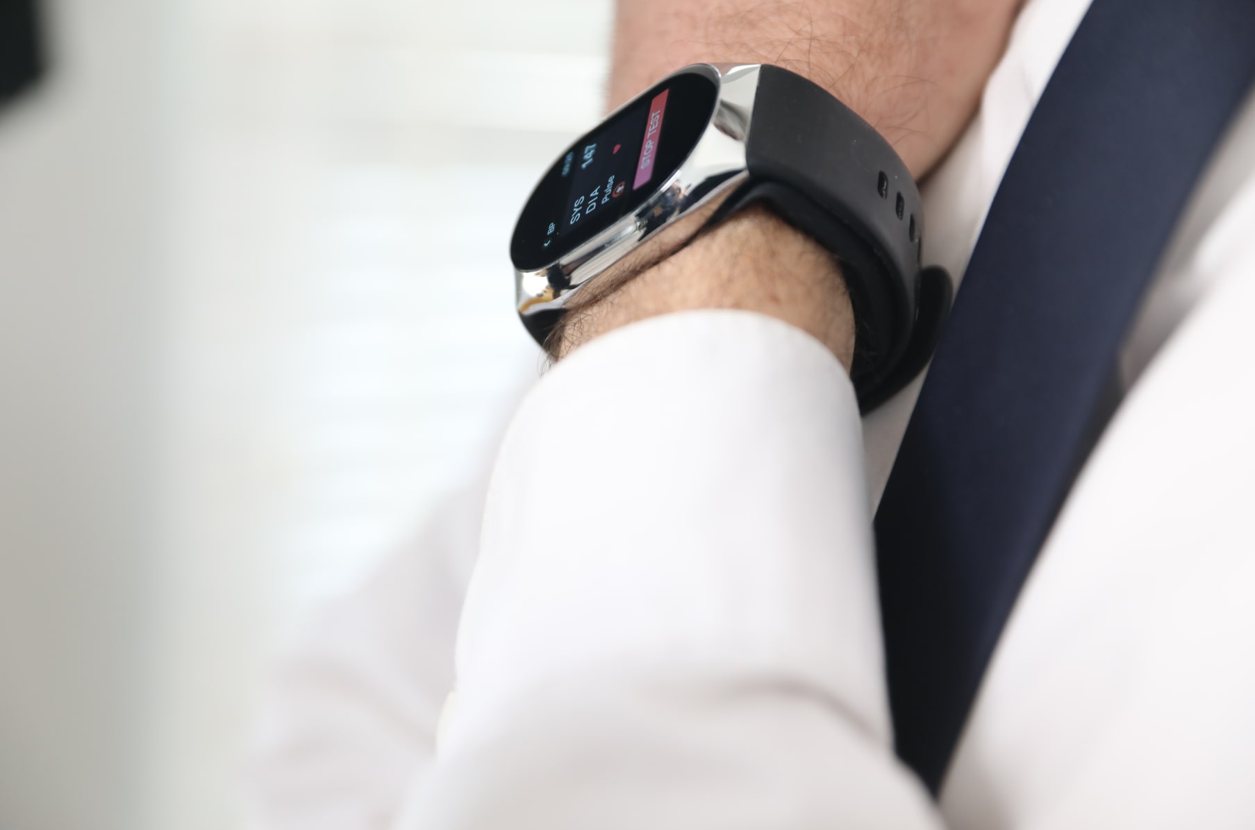 YHE BP Doctor: A new AMOLED smartwatch that measures blood