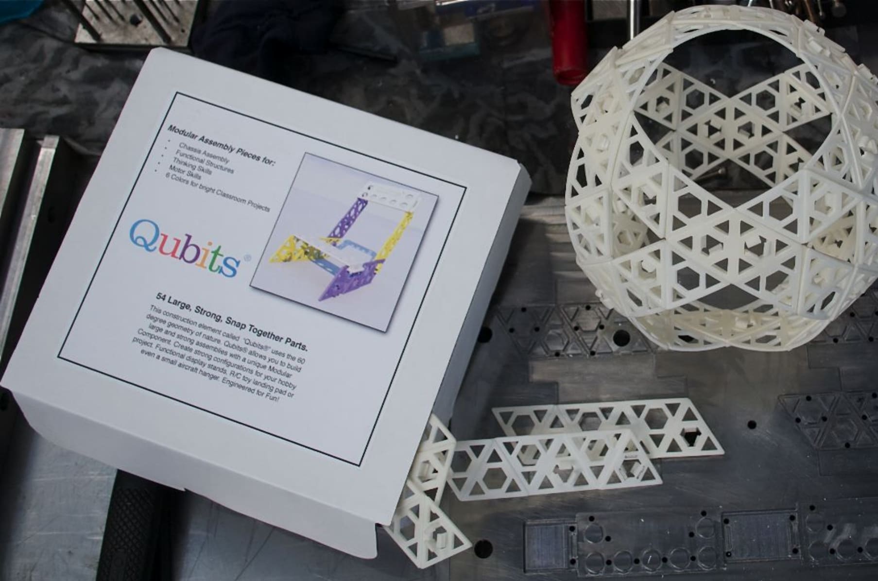 qubits construction toy