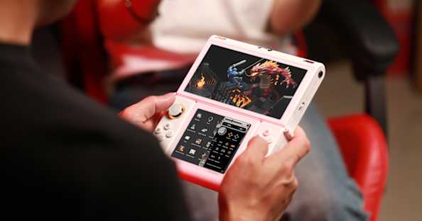 ONEXSUGAR: 1st Dual-Screen Transformable Handheld