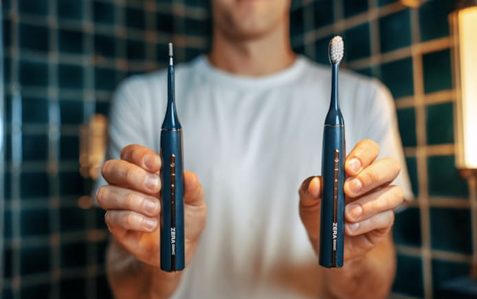 ZERA Sonic 2-Way Toothbrush Kit | KICKSTARTECH