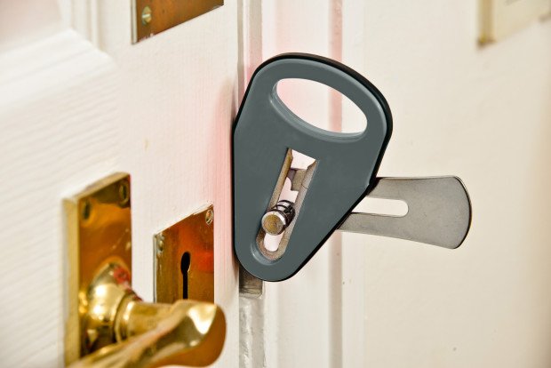 the easylock - portable temporary travel door lock | indiegogo