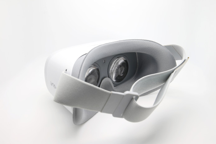 pvr iris standalone virtual reality headset