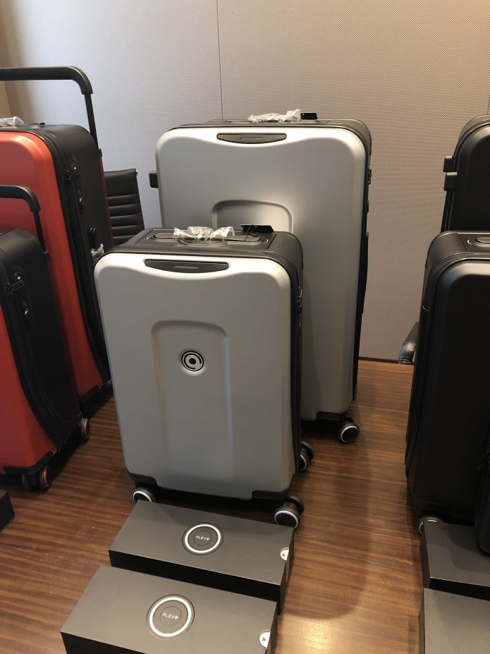 indiegogo smart luggage