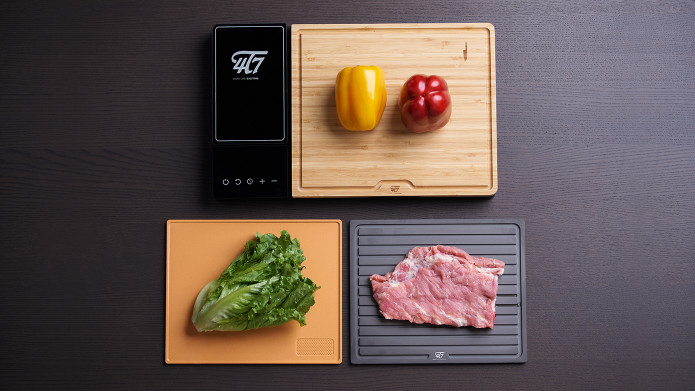 This Incredible Smart Cutting Board Has a Built-In Scale, Timer